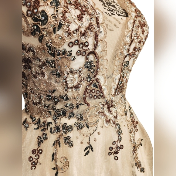 Blondie Nites Ivory Evening Gown - Picture 4 of 12